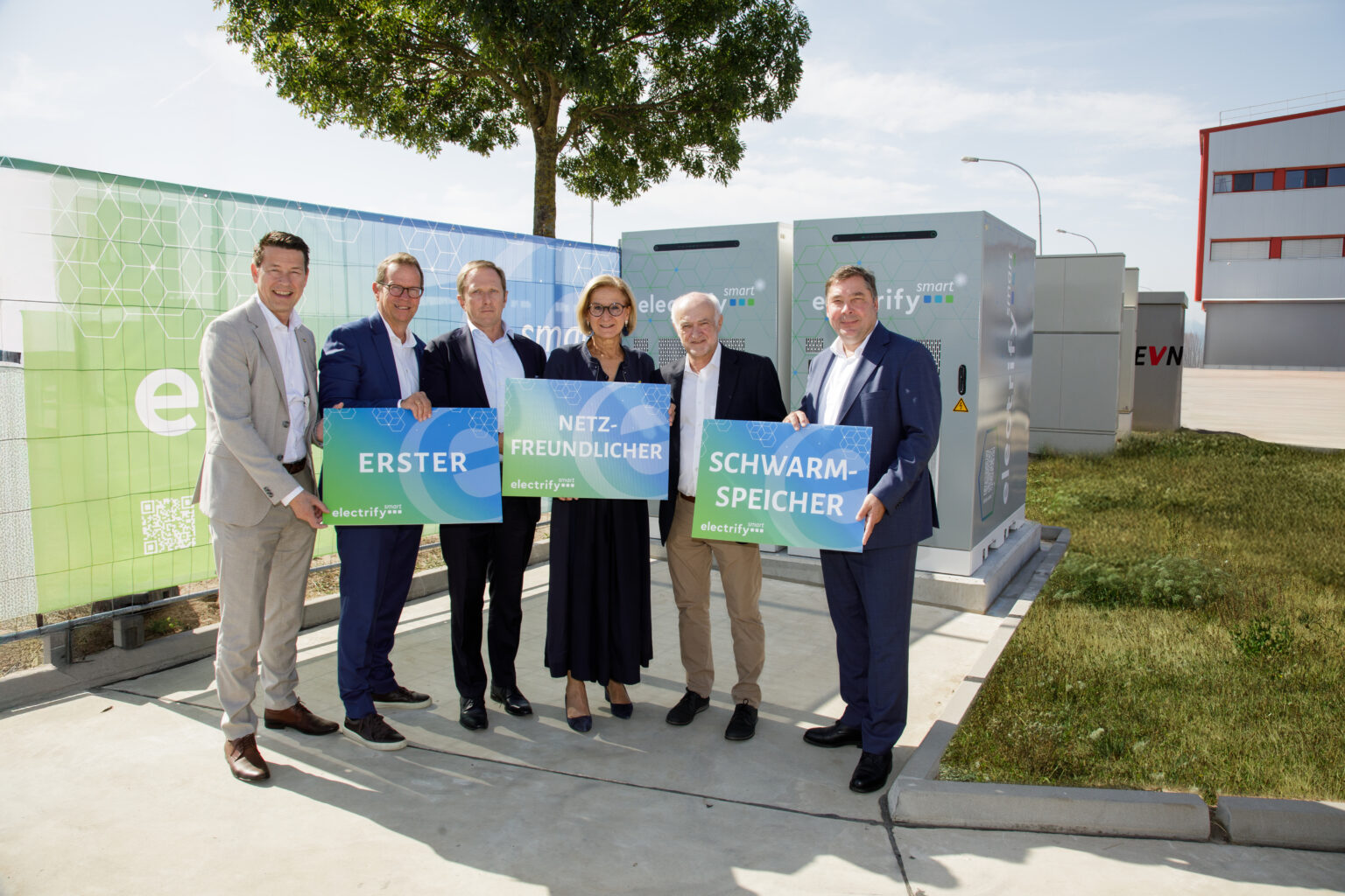 Erster netzfreundlicher Schwarmspeicher